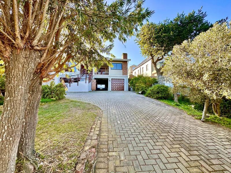 4 Bedroom Property for Sale in Stilbaai East Western Cape
